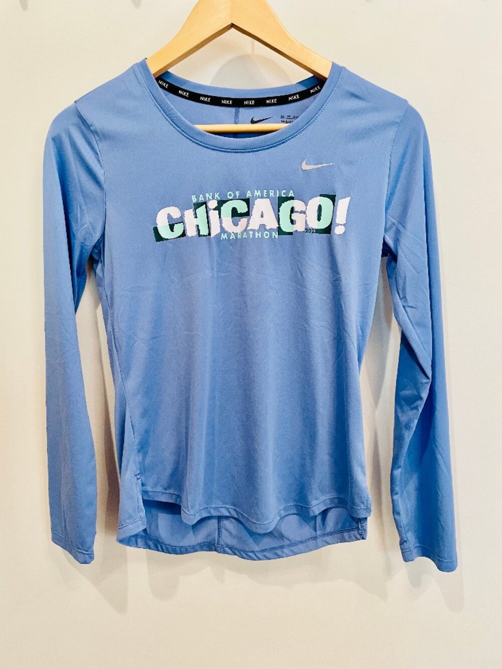 XS Nike Chicago Marathon Long Sleeve Top- Polar Blue